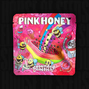 Leuchtend rosafarbene Grounded Genetics Verpackung von Pink Honey mit Bienen, Regenbögen, rosa Wolken, Gesichtern, Roboter und Eistüte